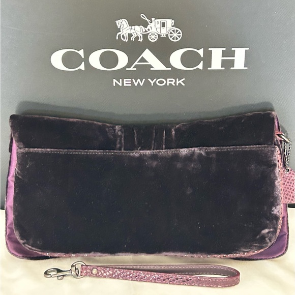 COACH Occasion Velvet w/Embossed Leather Trim Wristlet/Clutch in Plum - Picture 5 of 8